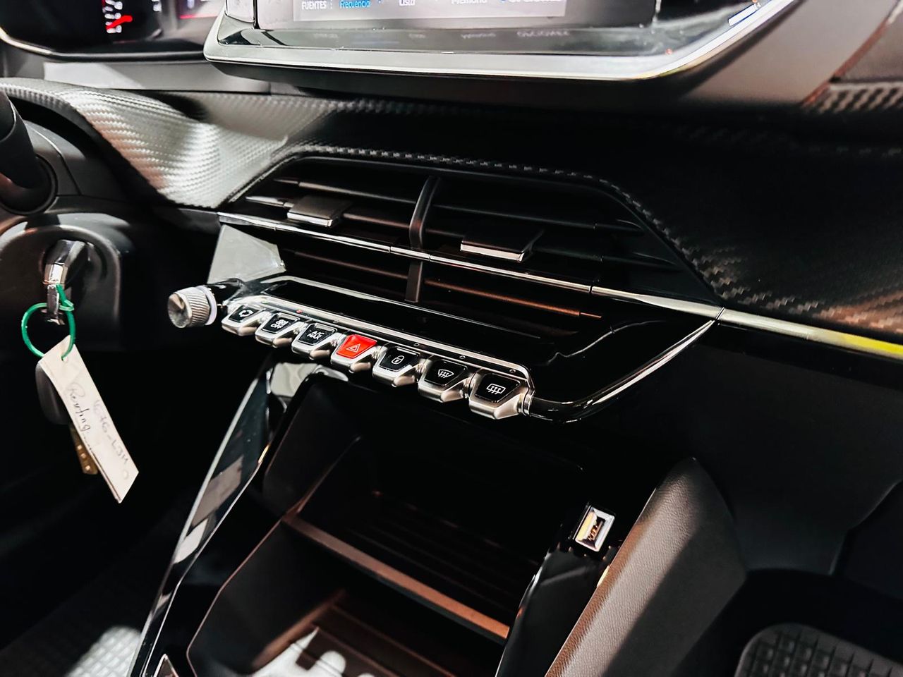 Foto Peugeot 208 32