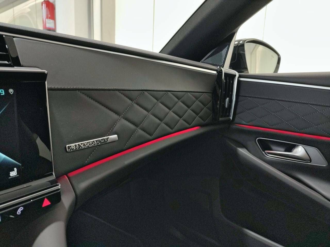 Foto DS Automobiles DS 9 8