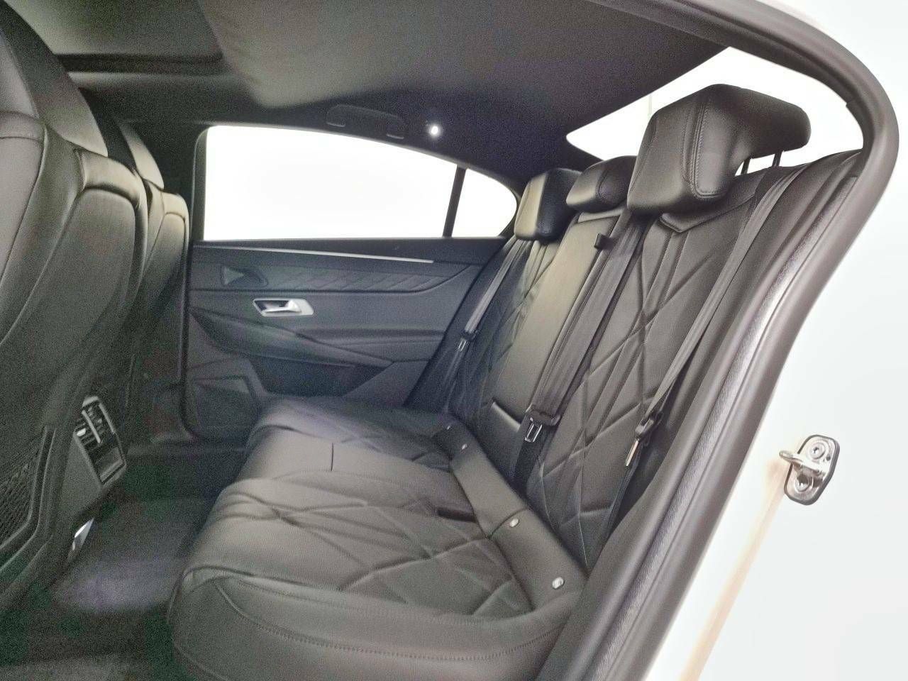 Foto DS Automobiles DS 9 10