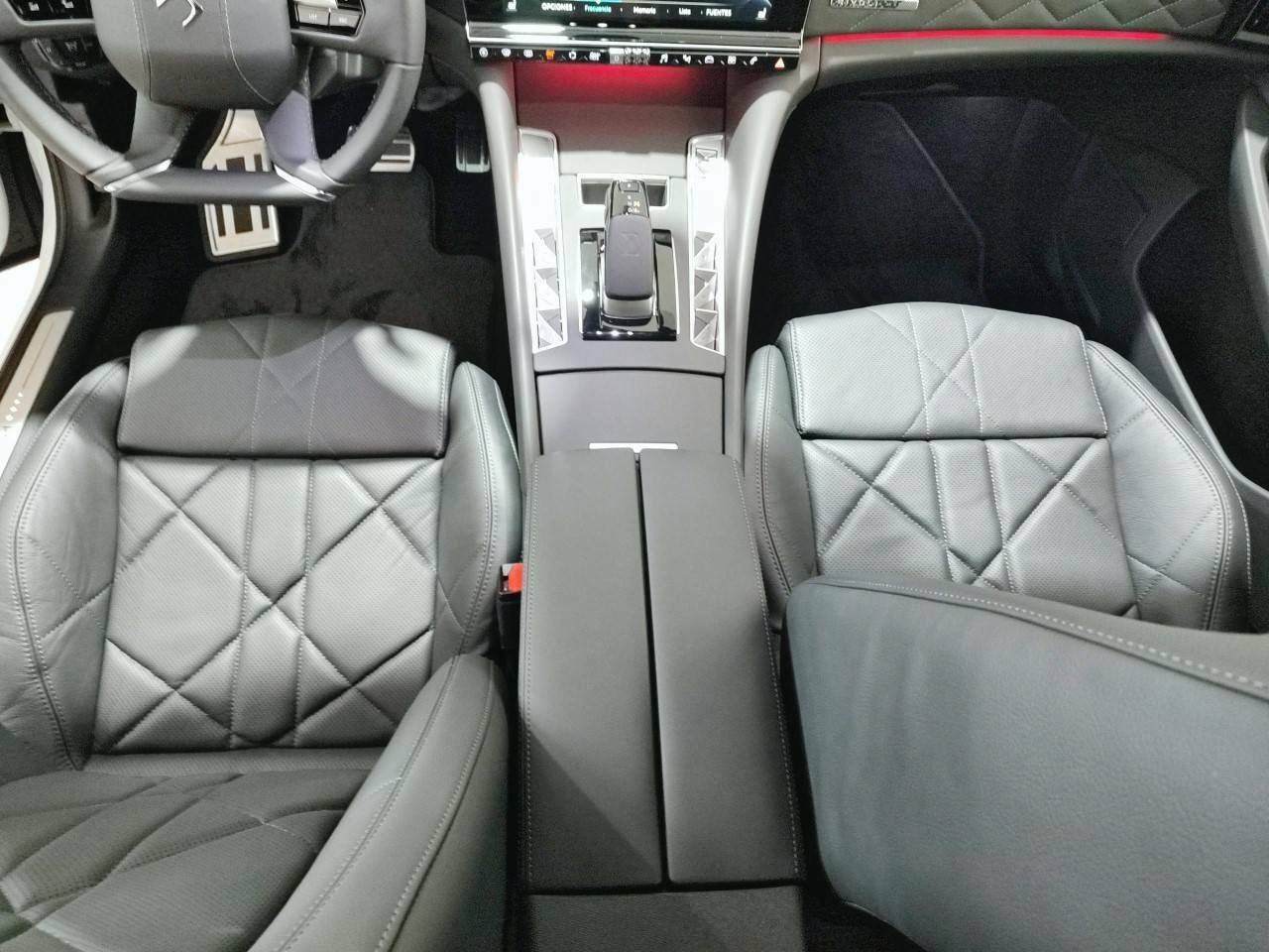 Foto DS Automobiles DS 9 22