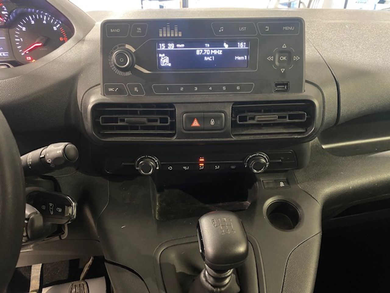 Foto Peugeot Rifter 12