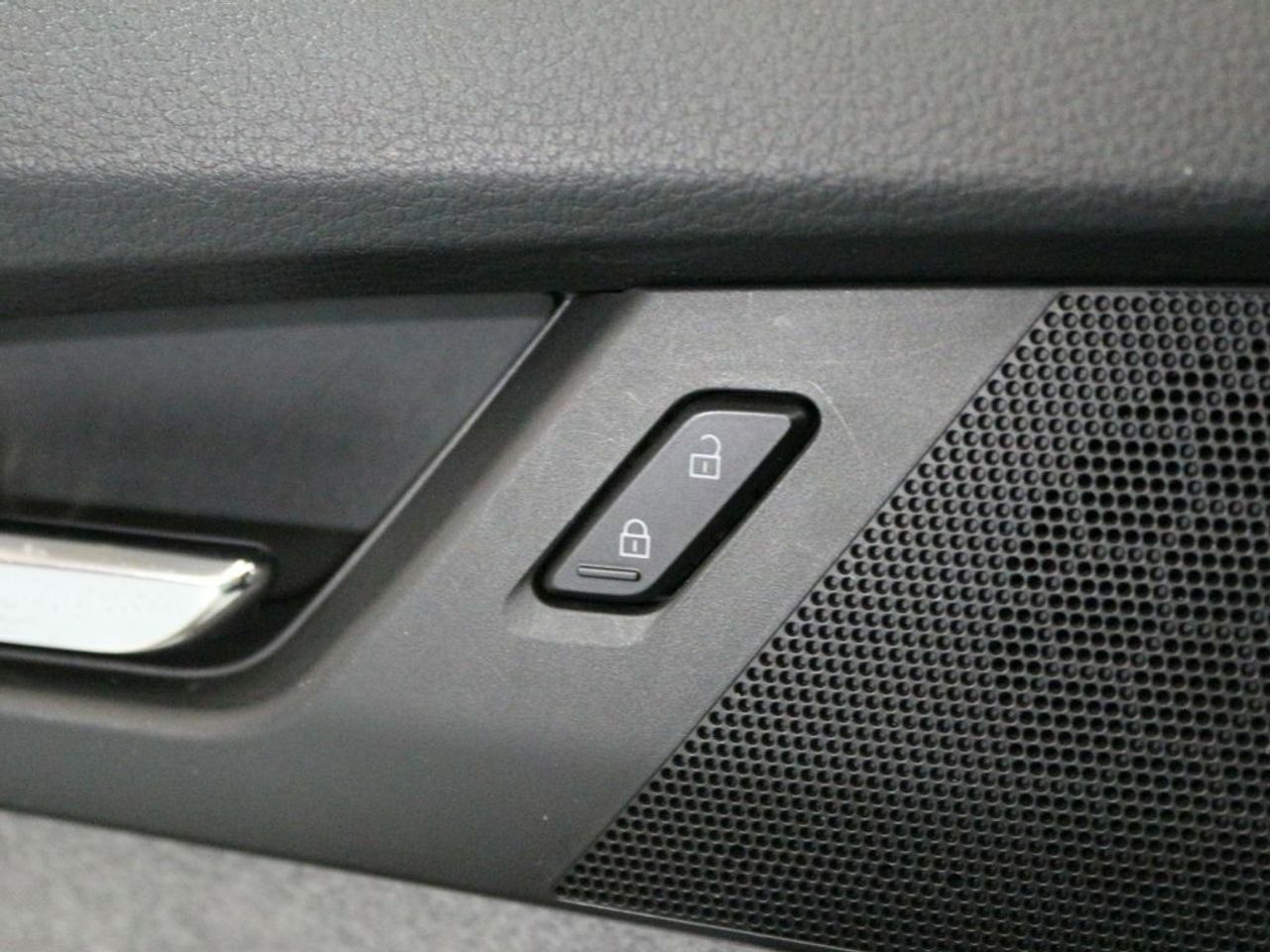 Foto Mazda MX-30 11