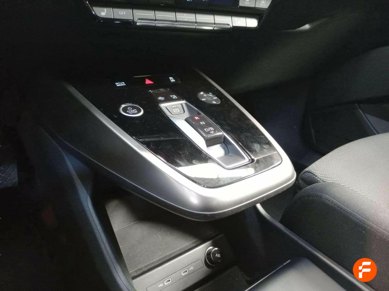 Foto Audi Q4 13