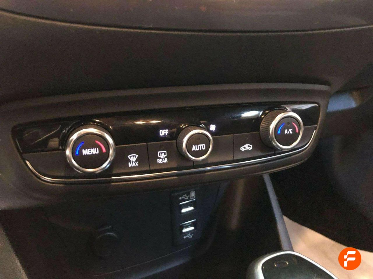 Foto Opel Crossland X 13