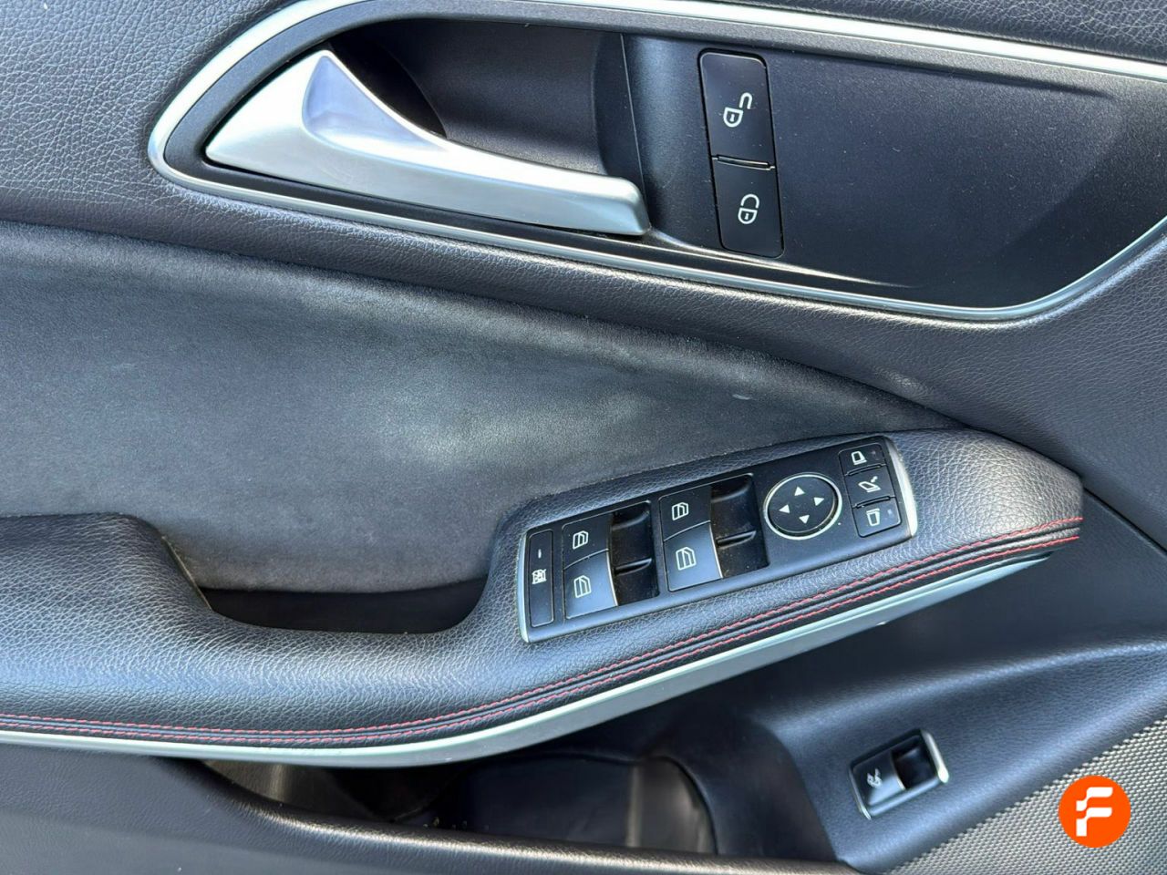 Foto Mercedes-Benz Clase CLA 16