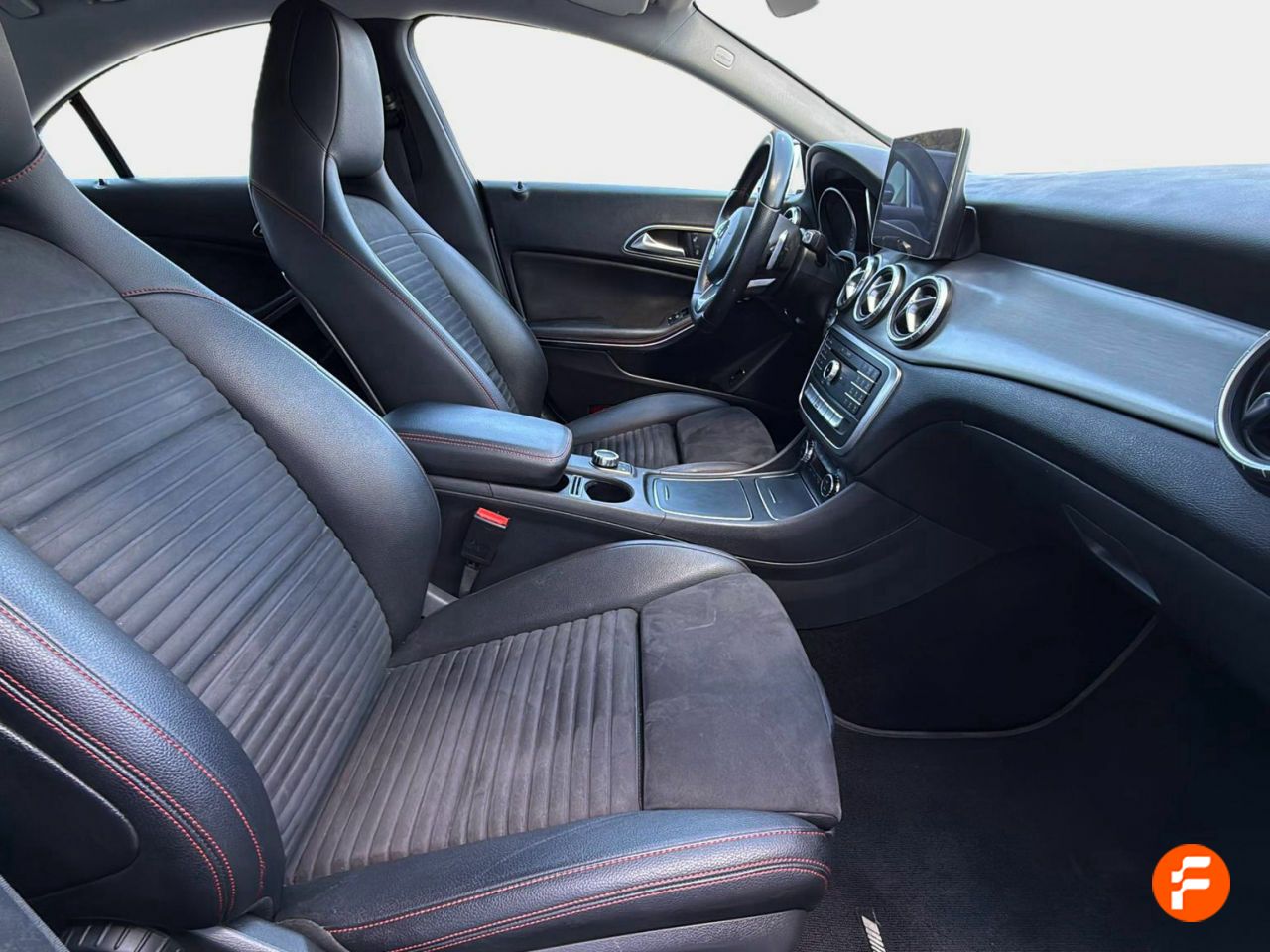 Foto Mercedes-Benz Clase CLA 18
