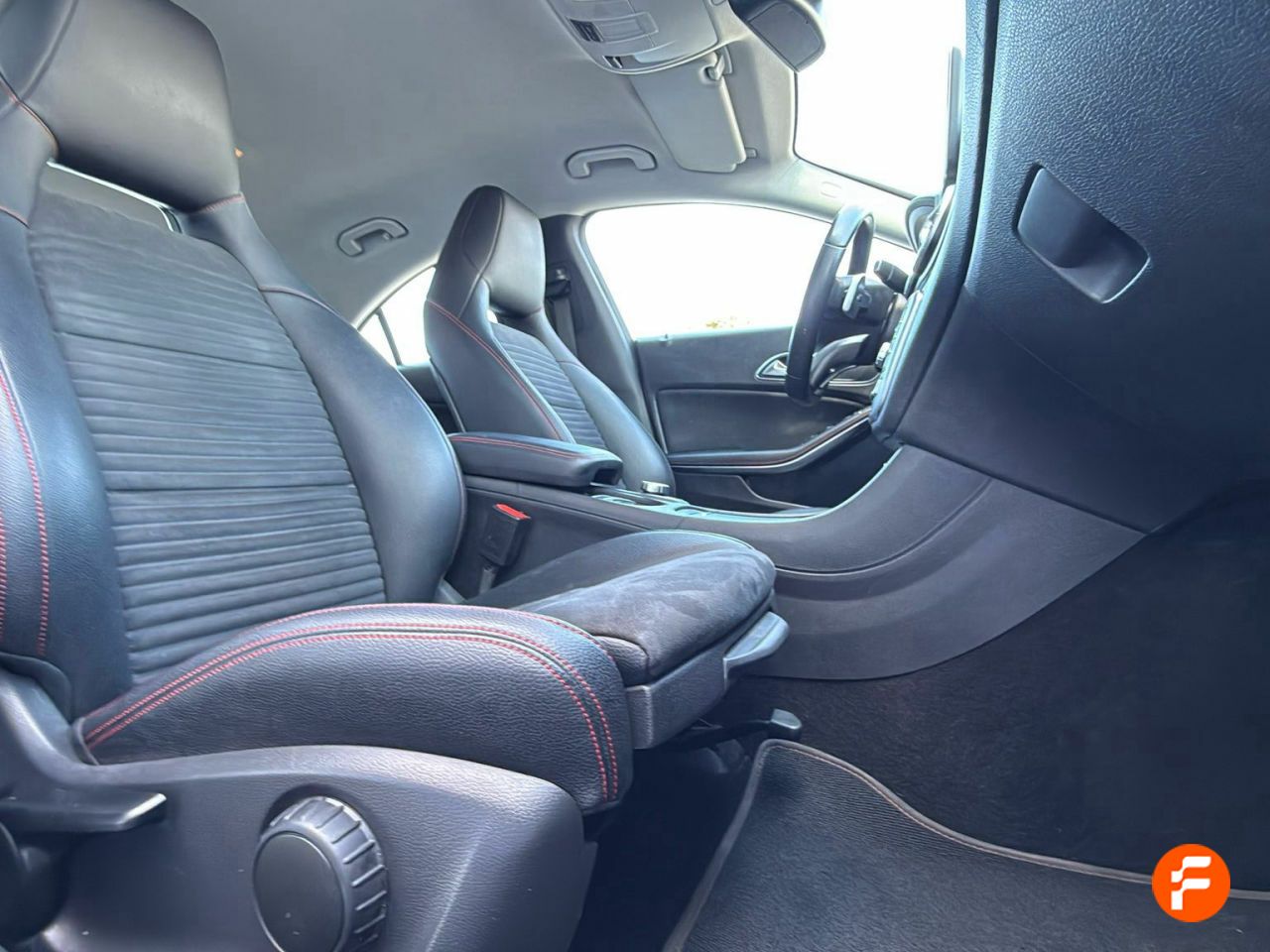 Foto Mercedes-Benz Clase CLA 19