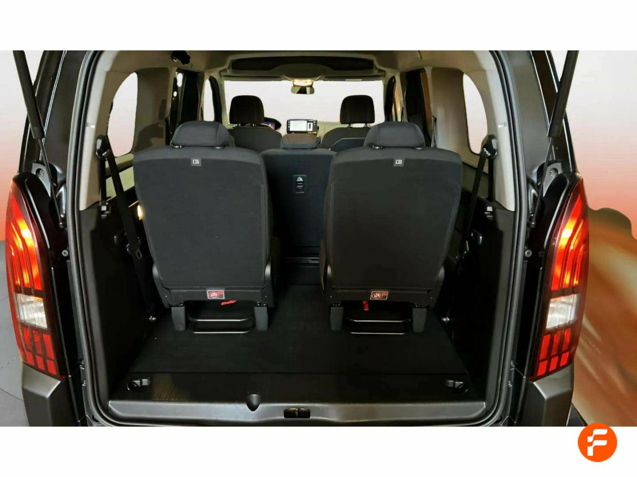 Foto Peugeot Rifter 10