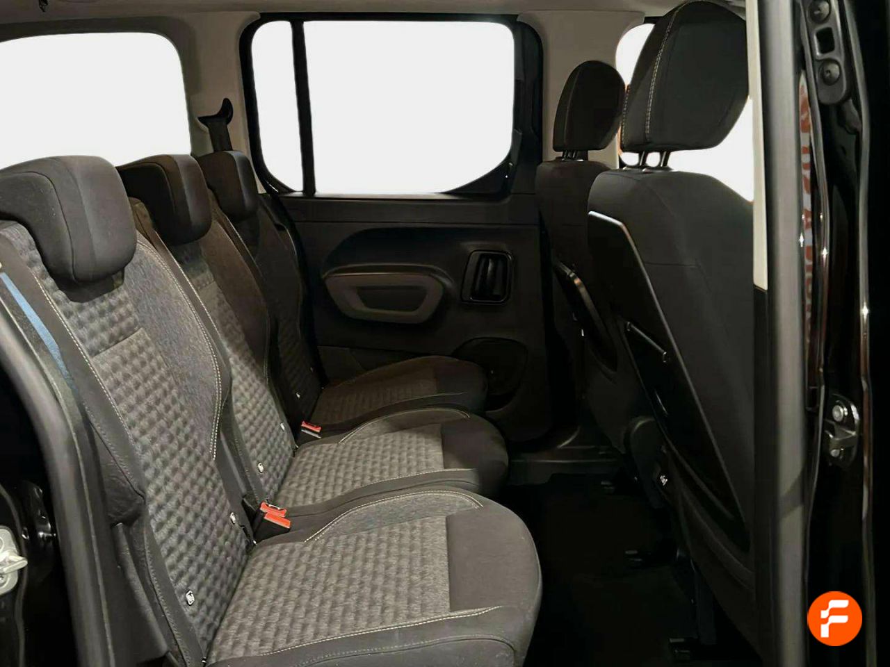 Foto Peugeot Rifter 14
