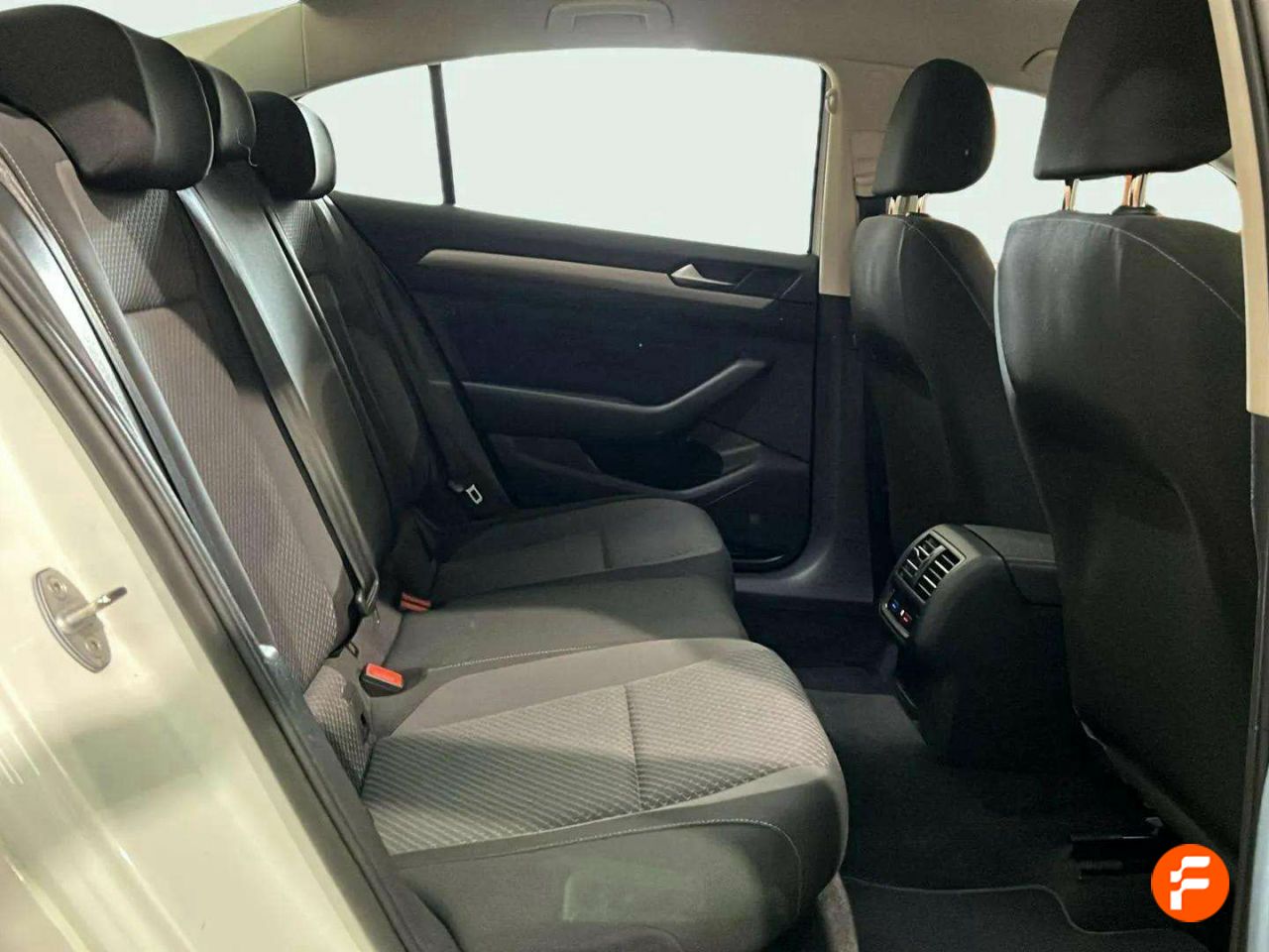 Foto Volkswagen Passat 13