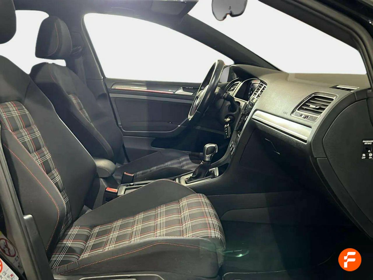 Foto Volkswagen Golf 13