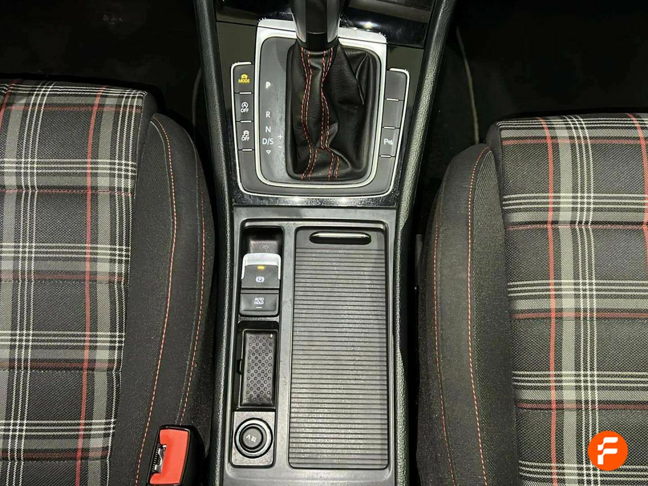 Foto Volkswagen Golf 18