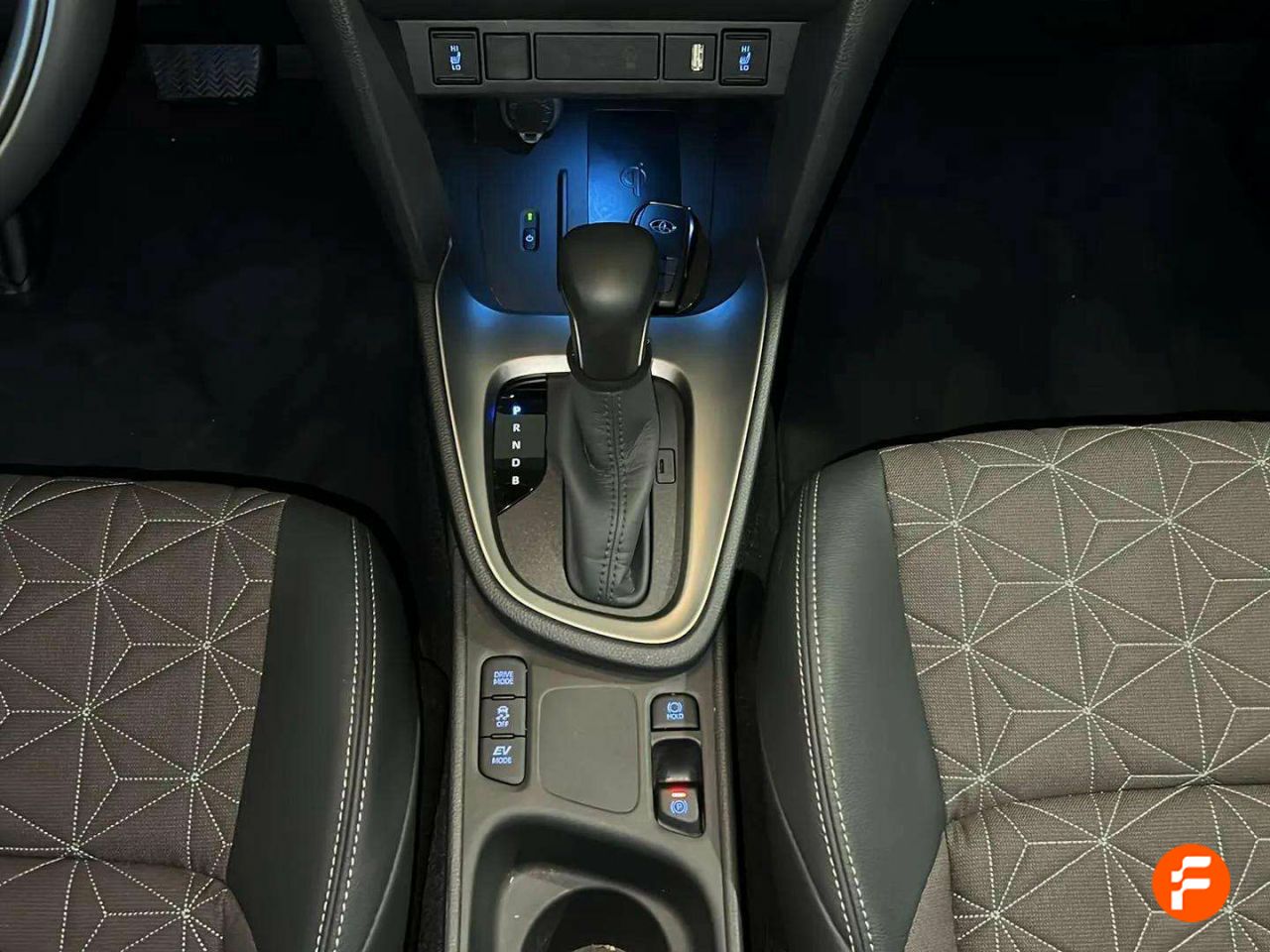 Foto Toyota Yaris 17