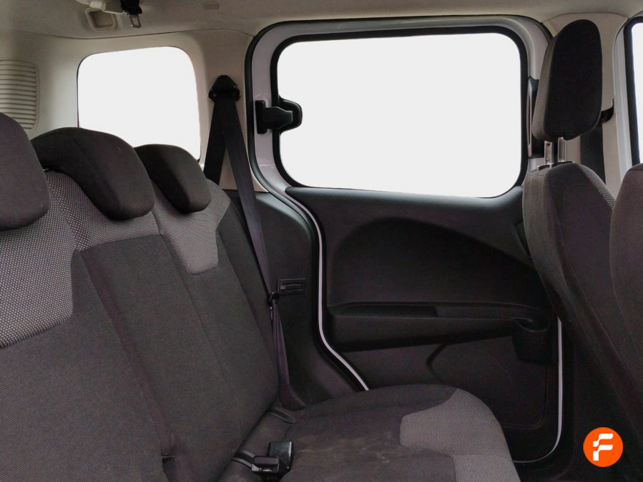 Foto Ford Tourneo Courier 12