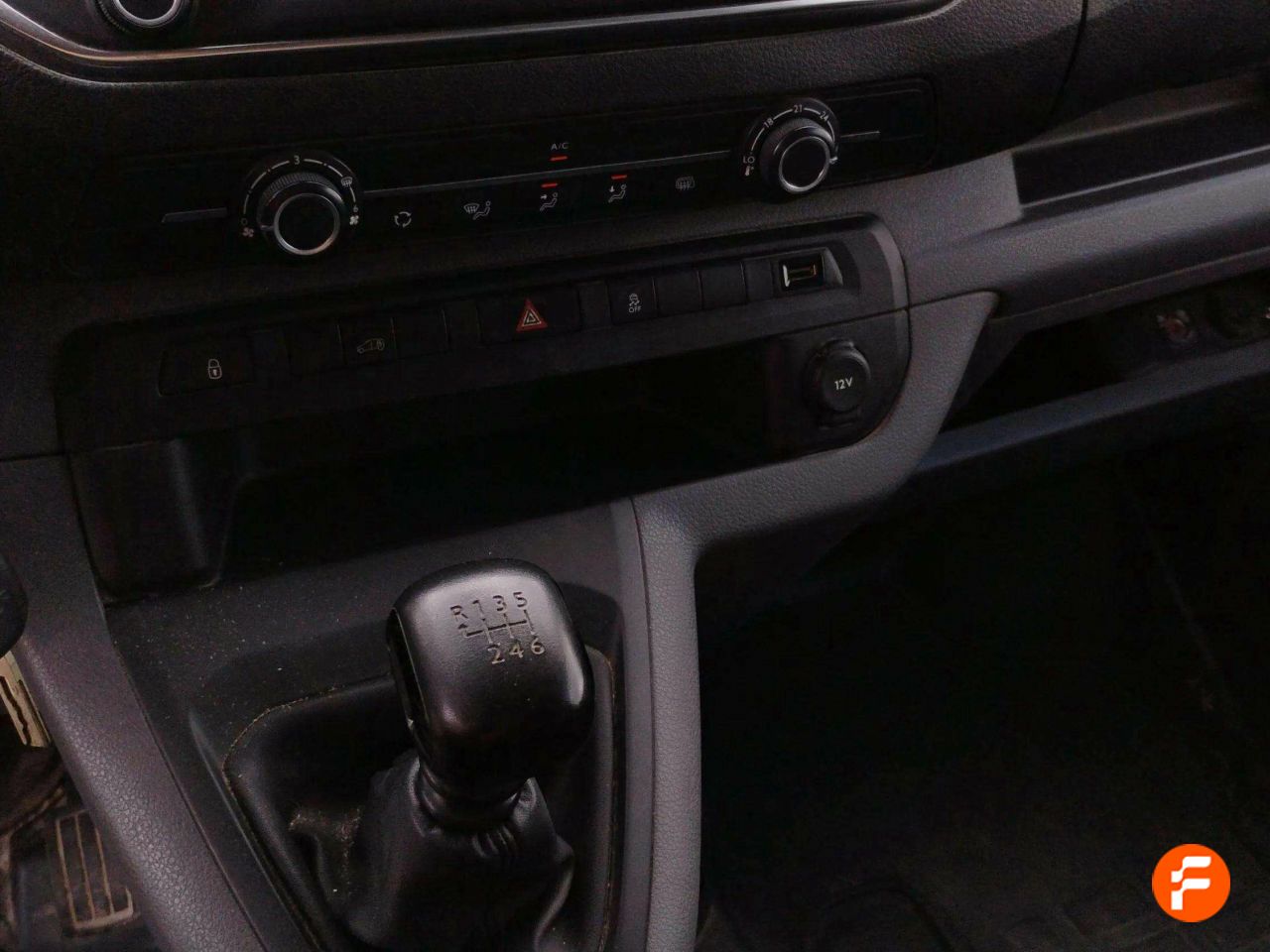 Foto Peugeot Expert 19