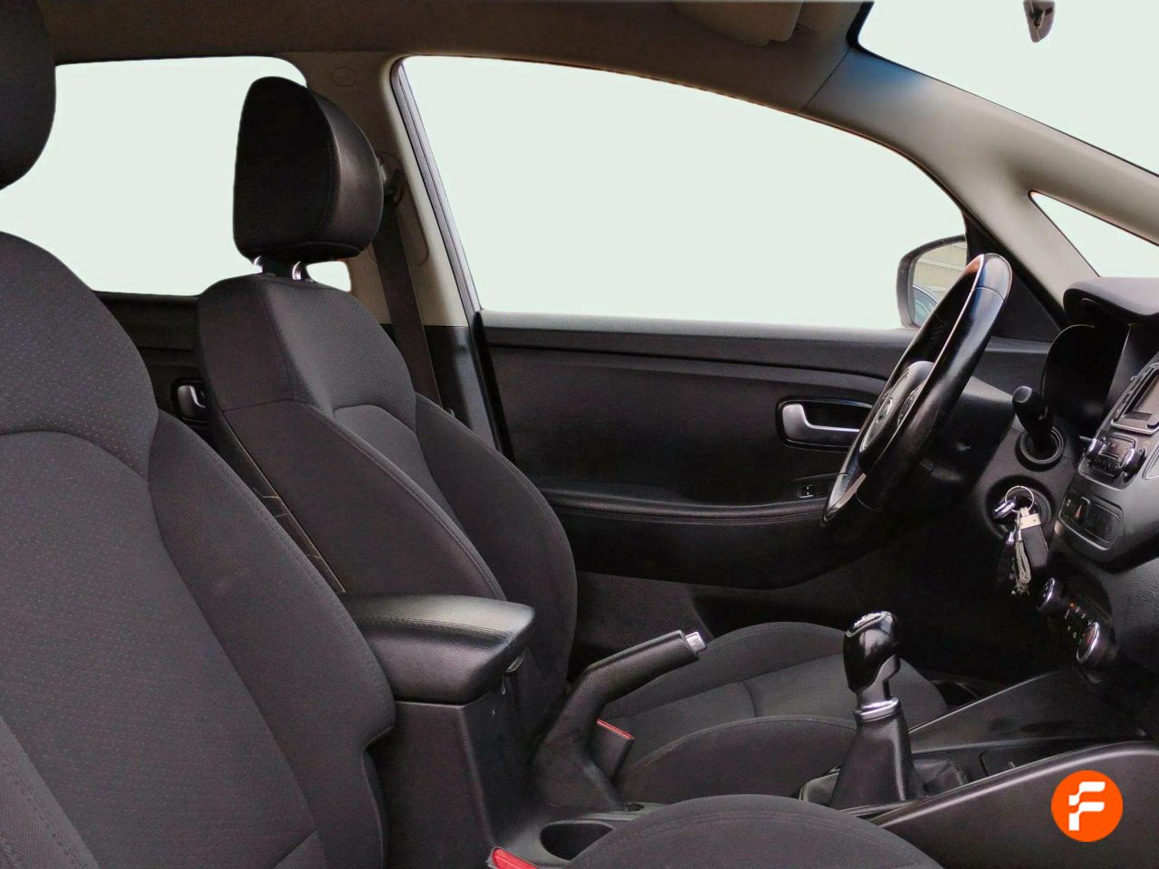 Foto Kia Carens 11