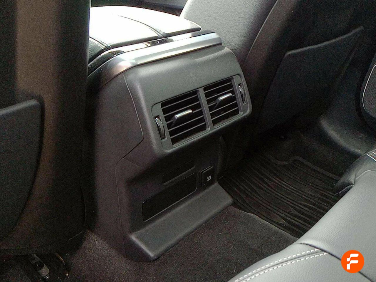 Foto Land-Rover Range Rover Velar 31