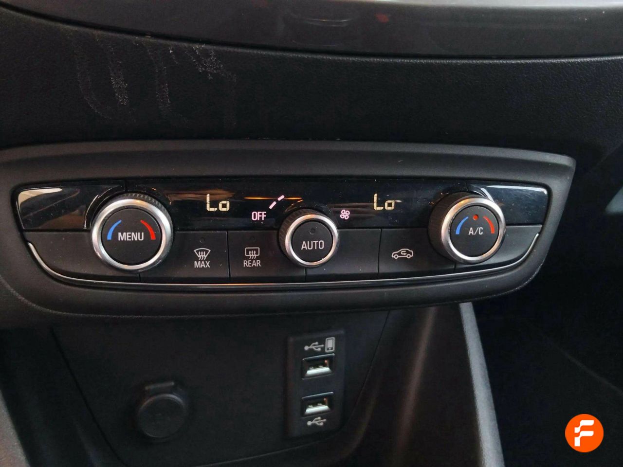Foto Opel Crossland X 21