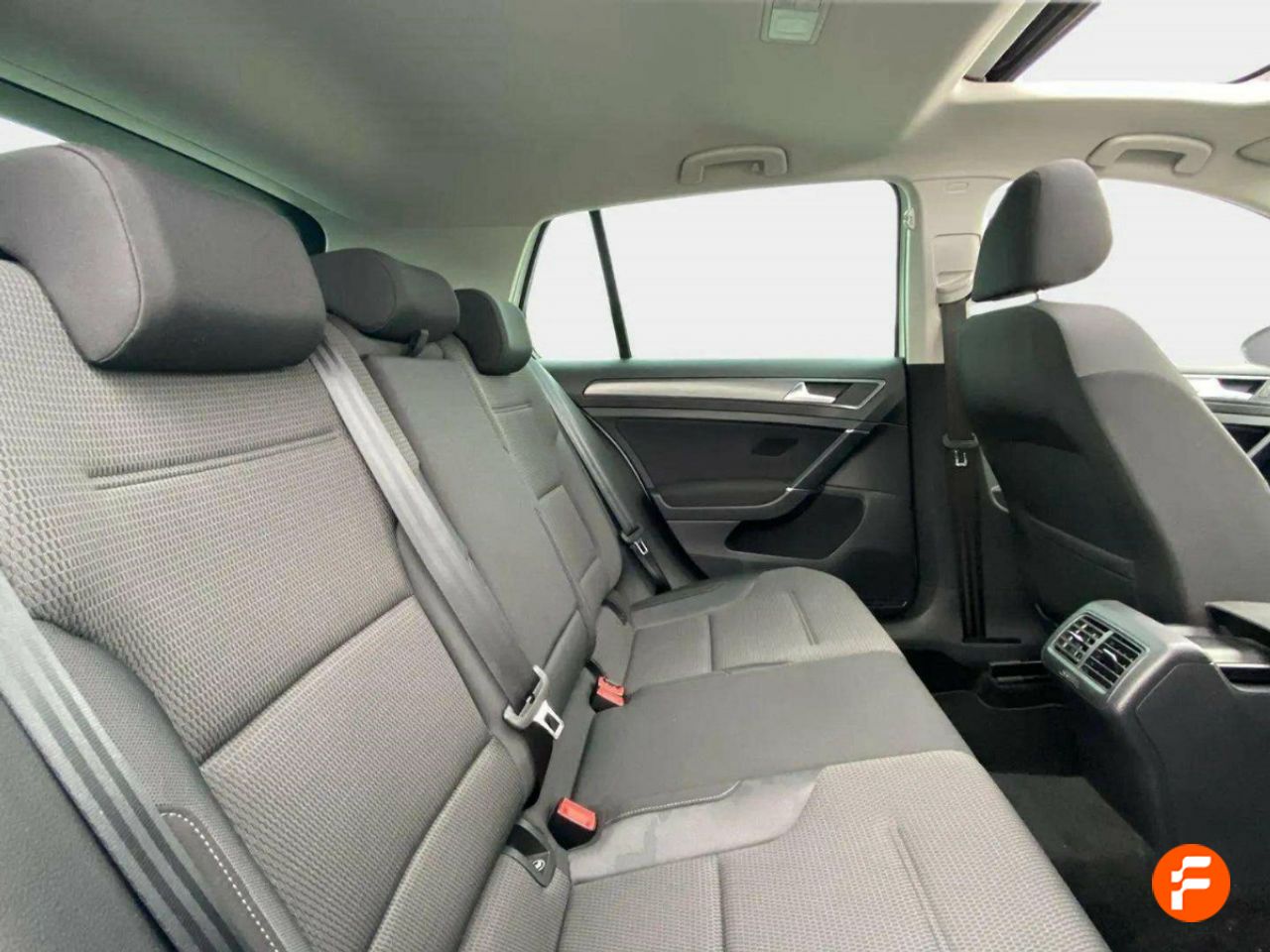 Foto Volkswagen Golf 13