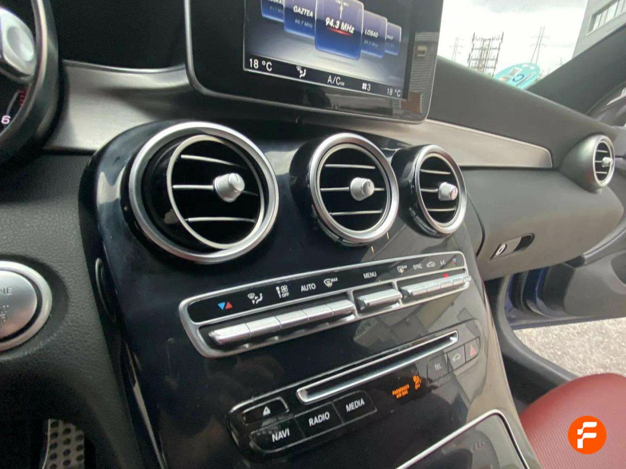 Foto Mercedes-Benz Clase C 25