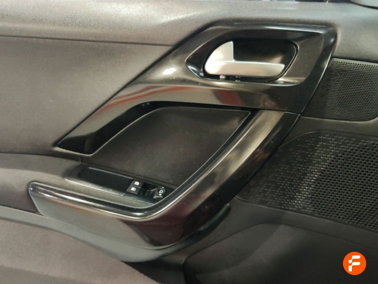 Foto Peugeot 208 17