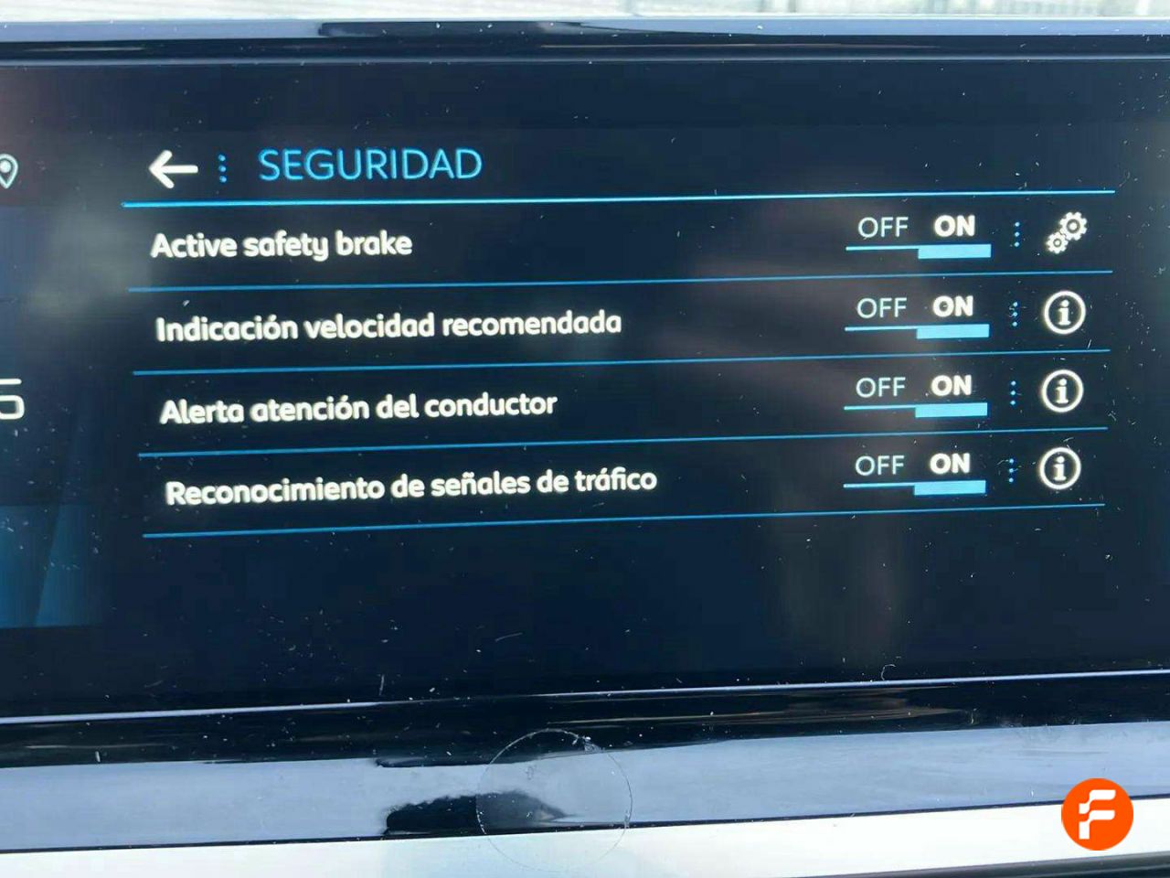 Foto Peugeot 2008 23