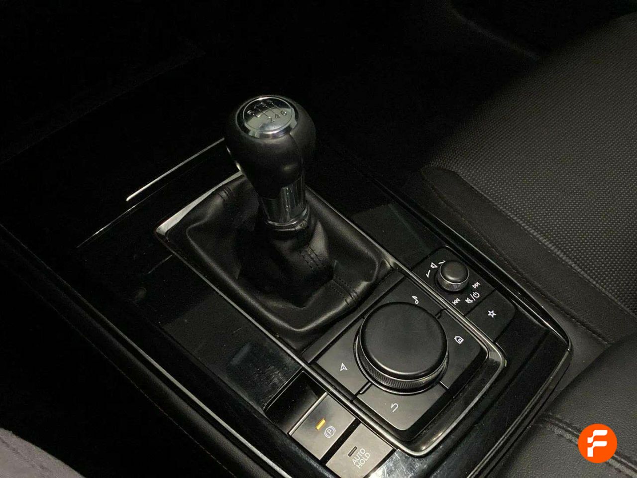Foto Mazda CX-30 19