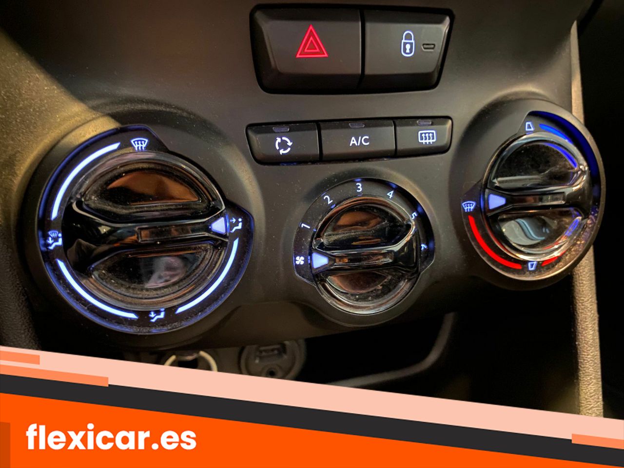 Foto Peugeot 208 17