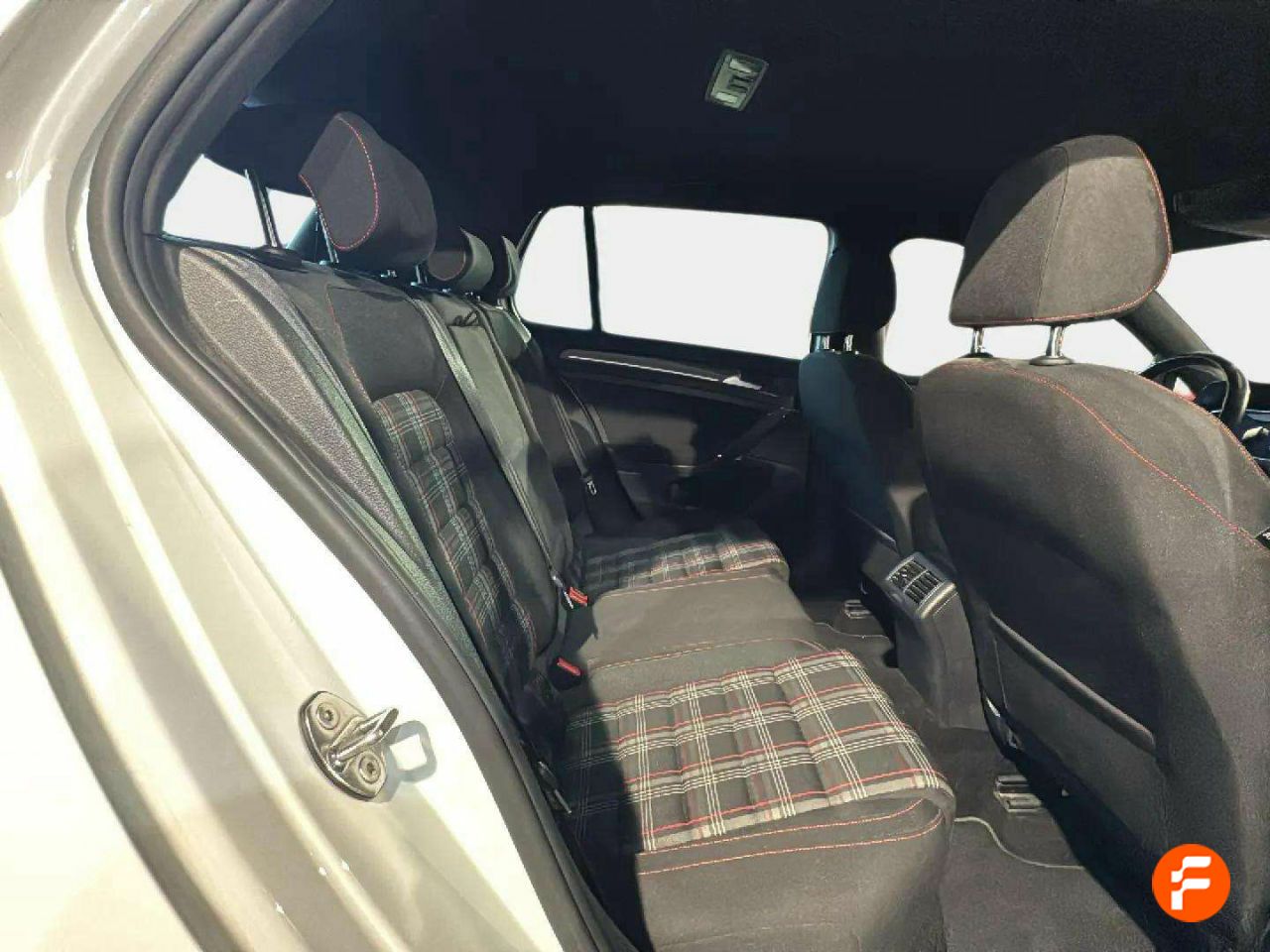 Foto Volkswagen Golf 14