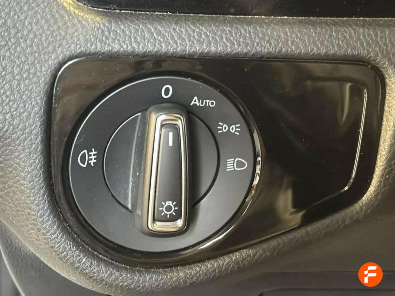 Foto Volkswagen Golf 24