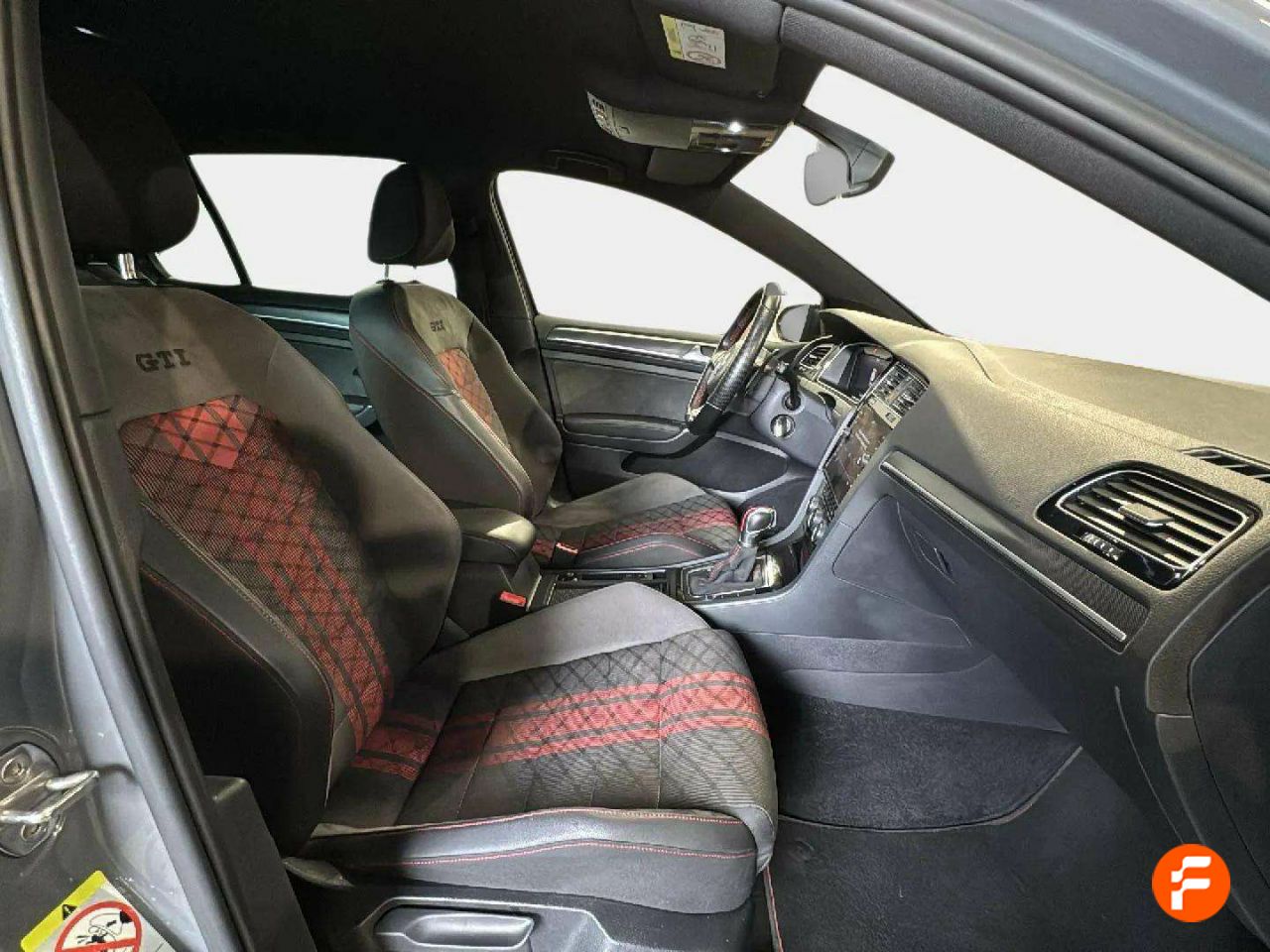 Foto Volkswagen Golf 14