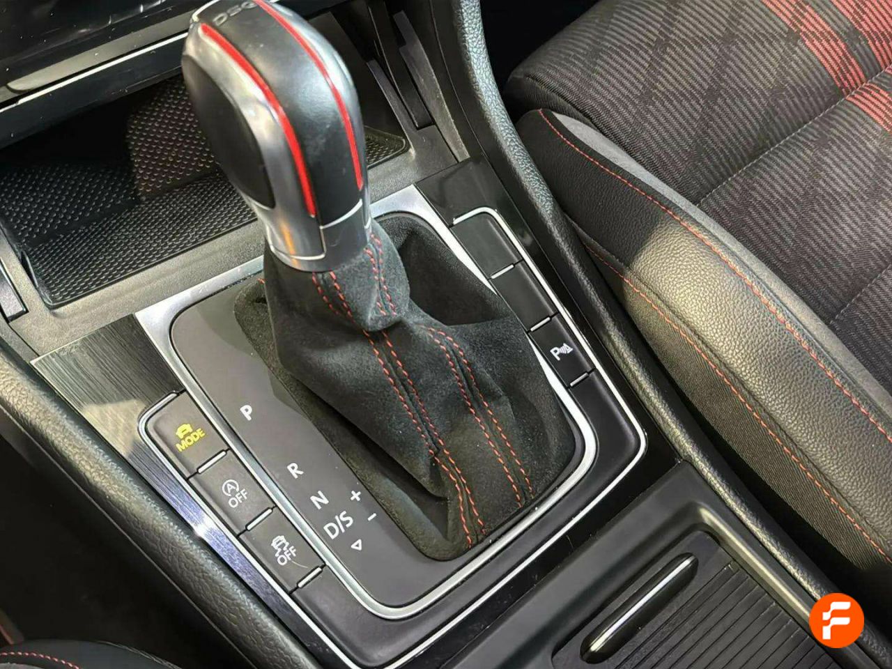 Foto Volkswagen Golf 37