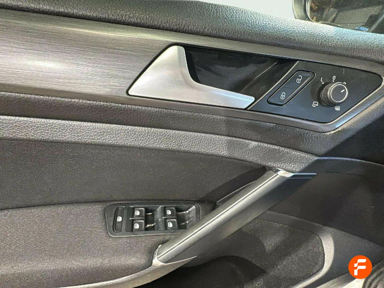 Foto Volkswagen Golf 21