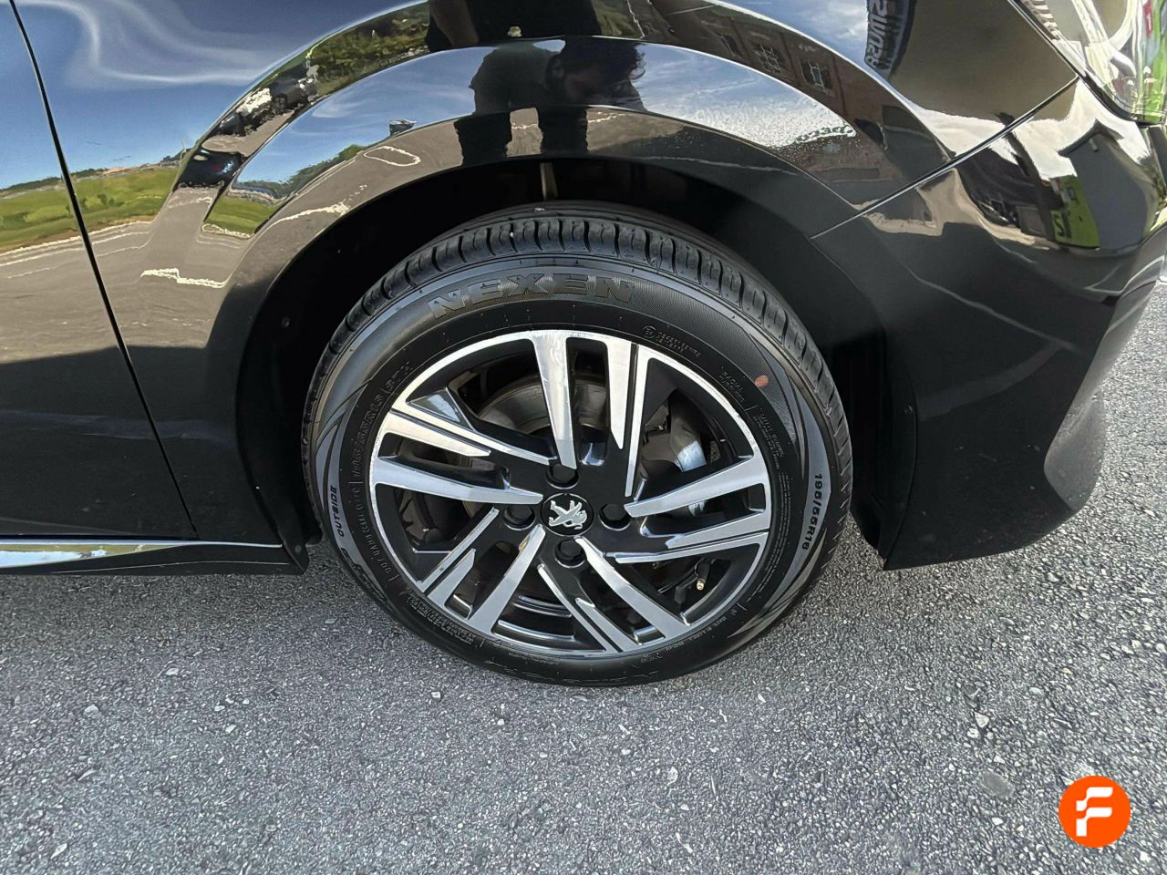 Foto Peugeot 208 11