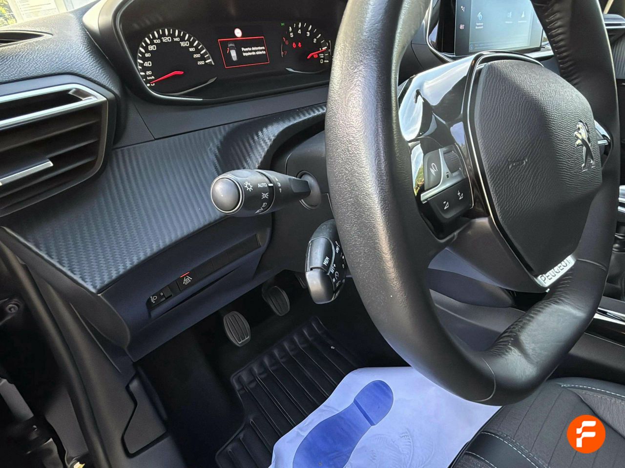Foto Peugeot 208 14