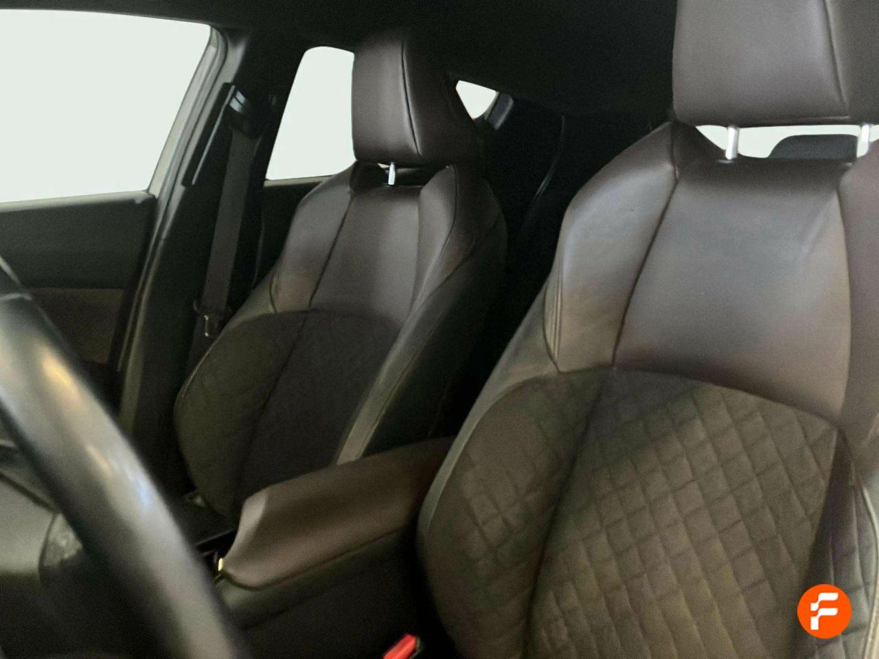 Foto Toyota C-HR 11