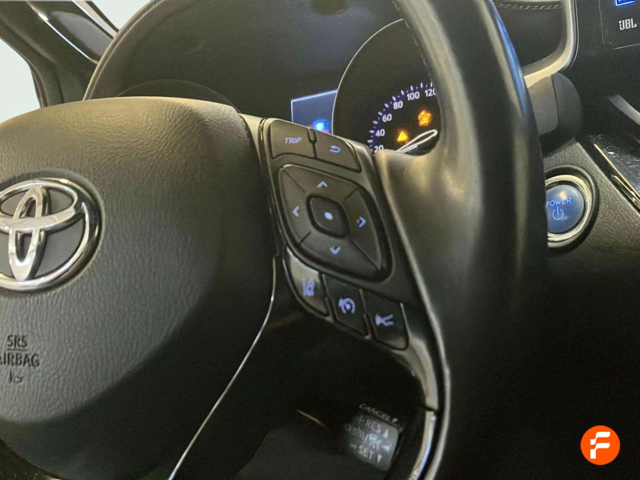 Foto Toyota C-HR 17