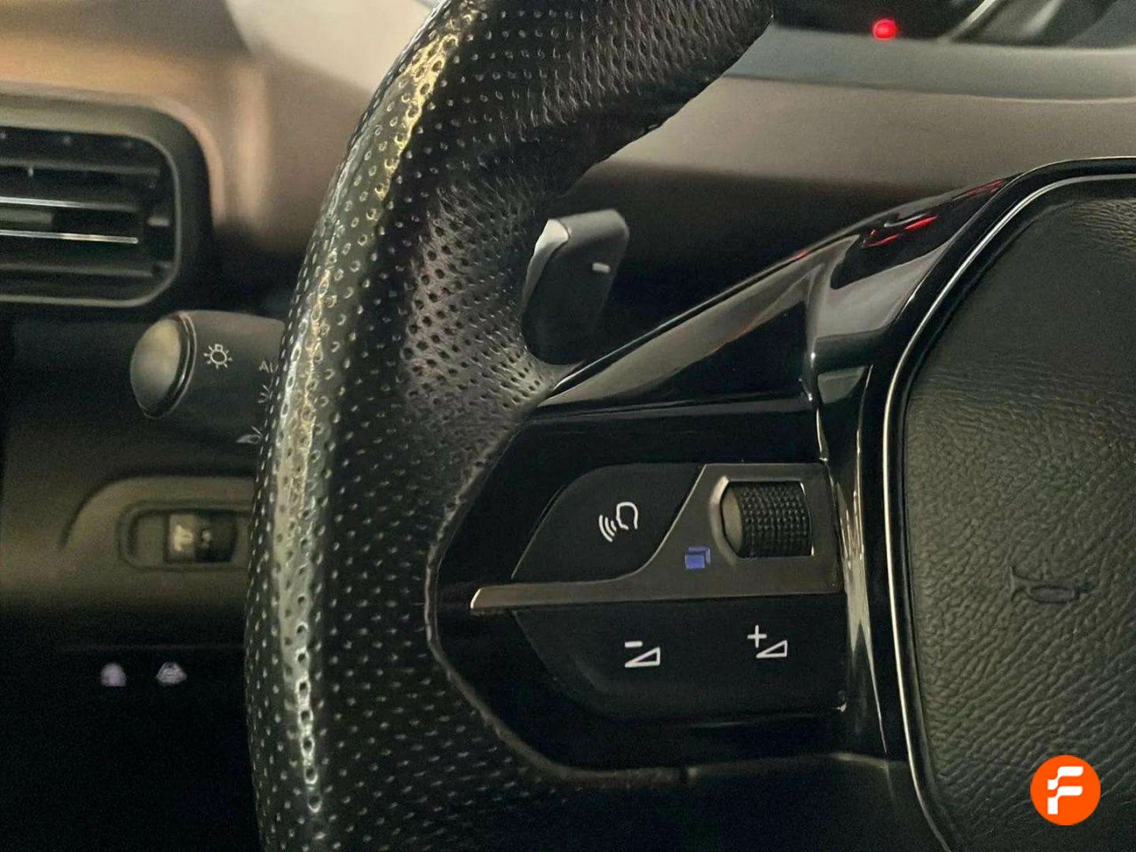 Foto Peugeot Rifter 13