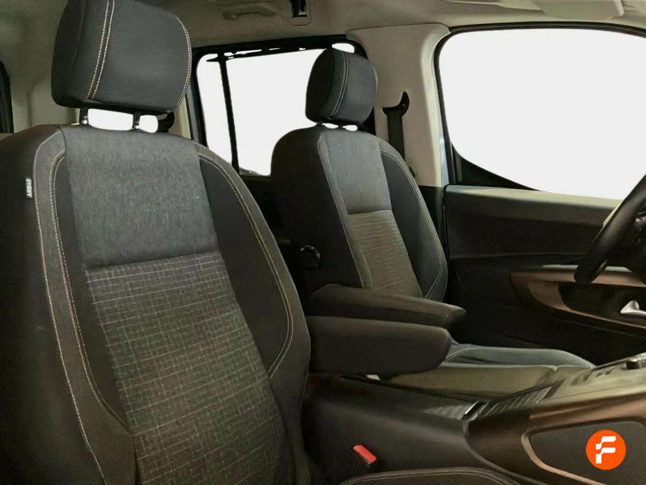 Foto Peugeot Rifter 23