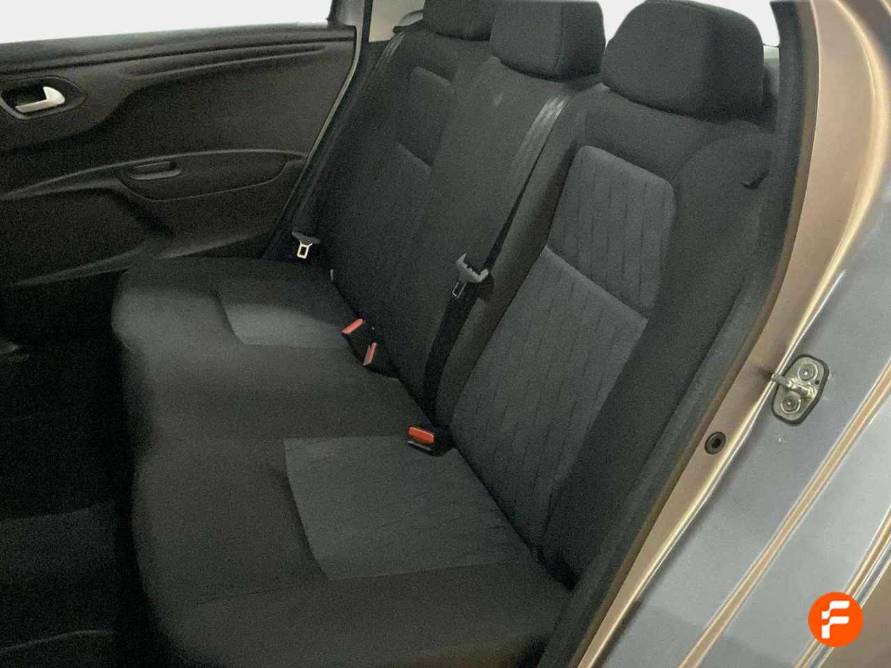 Foto Citroën C-Elysèe 17