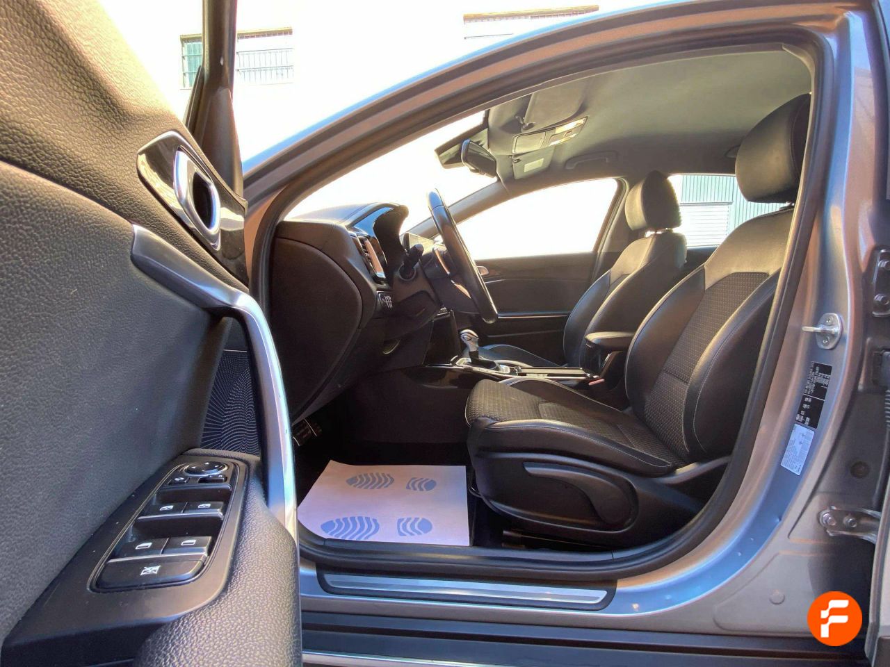 Foto Kia XCeed 28