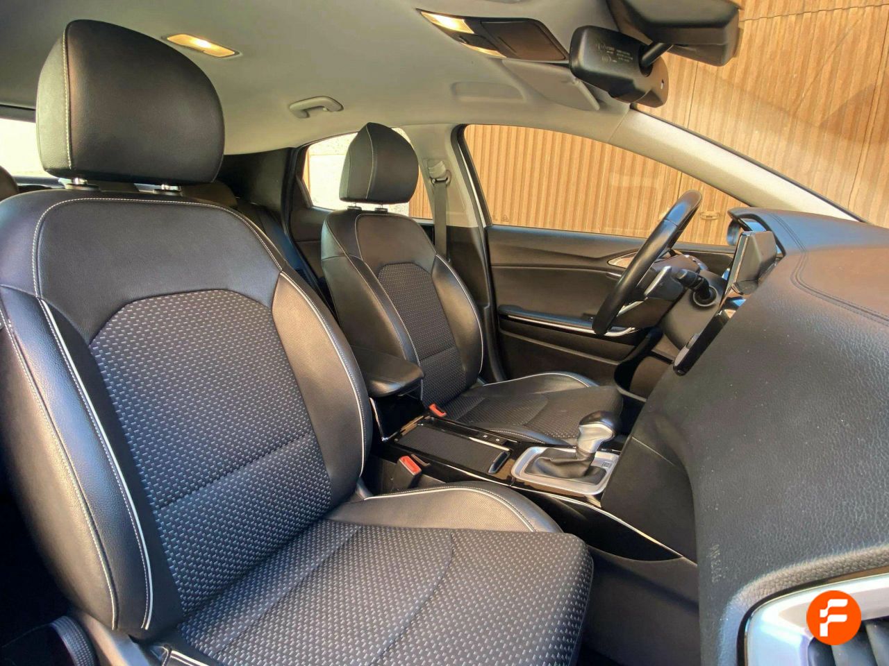 Foto Kia XCeed 29