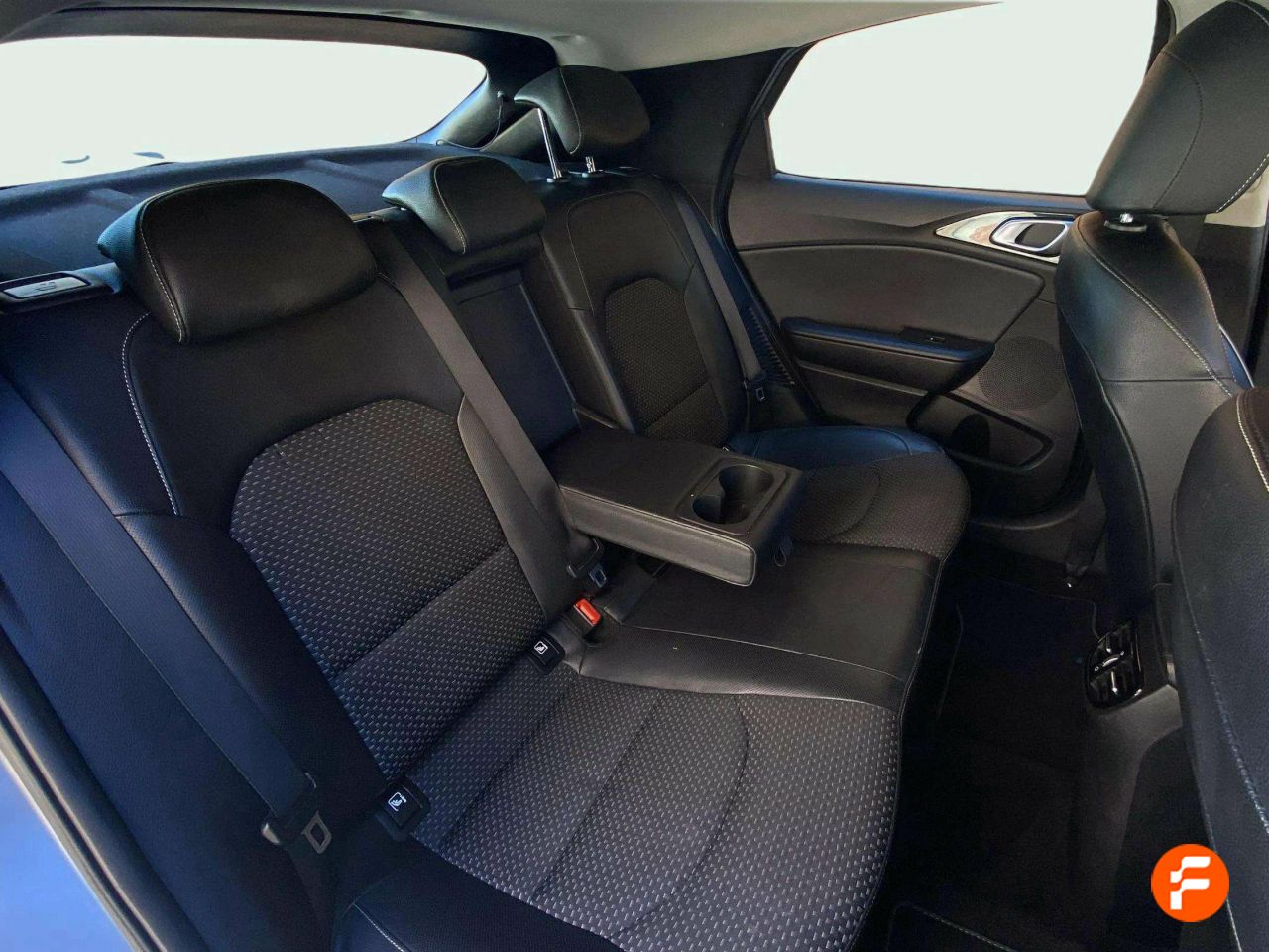 Foto Kia XCeed 32