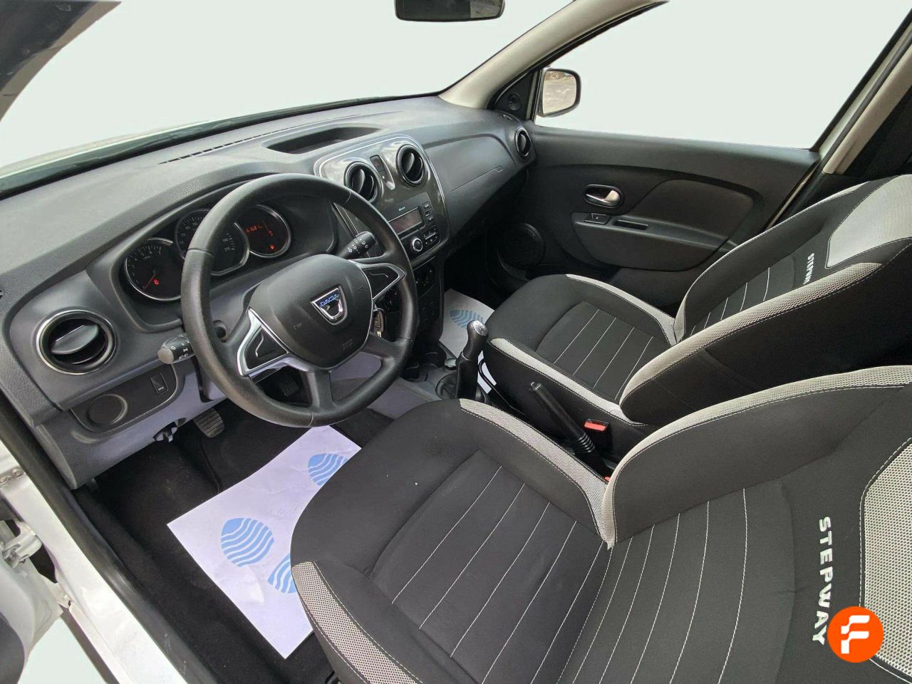 Foto Dacia Sandero 18