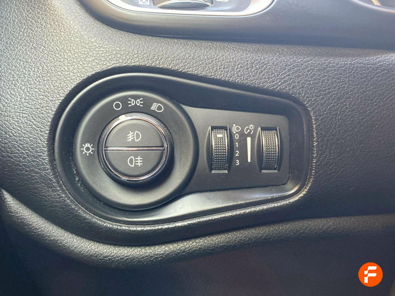 Foto Jeep Renegade 17