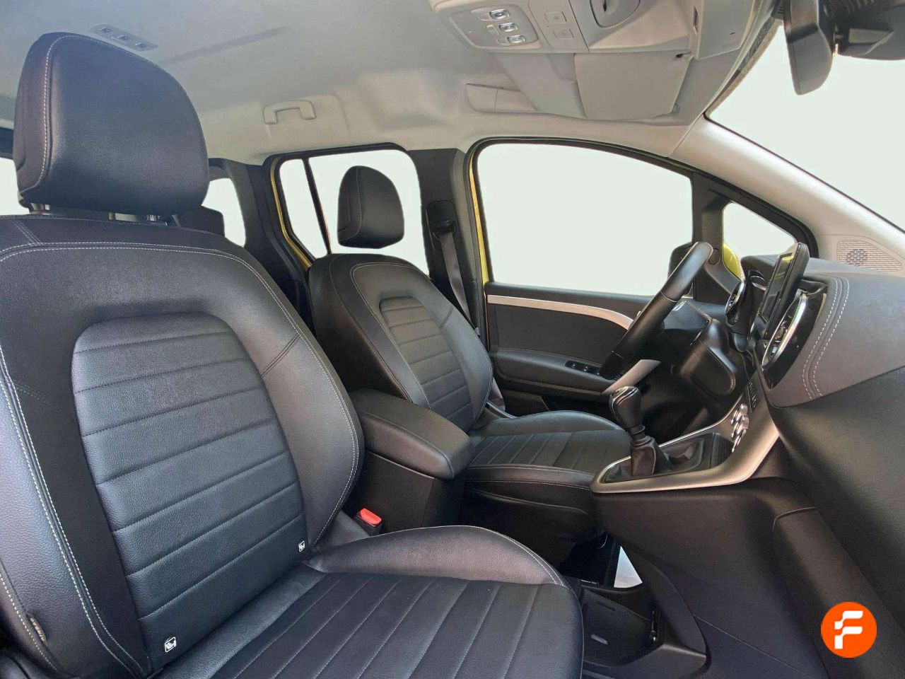 Foto Mercedes-Benz Clase T 30