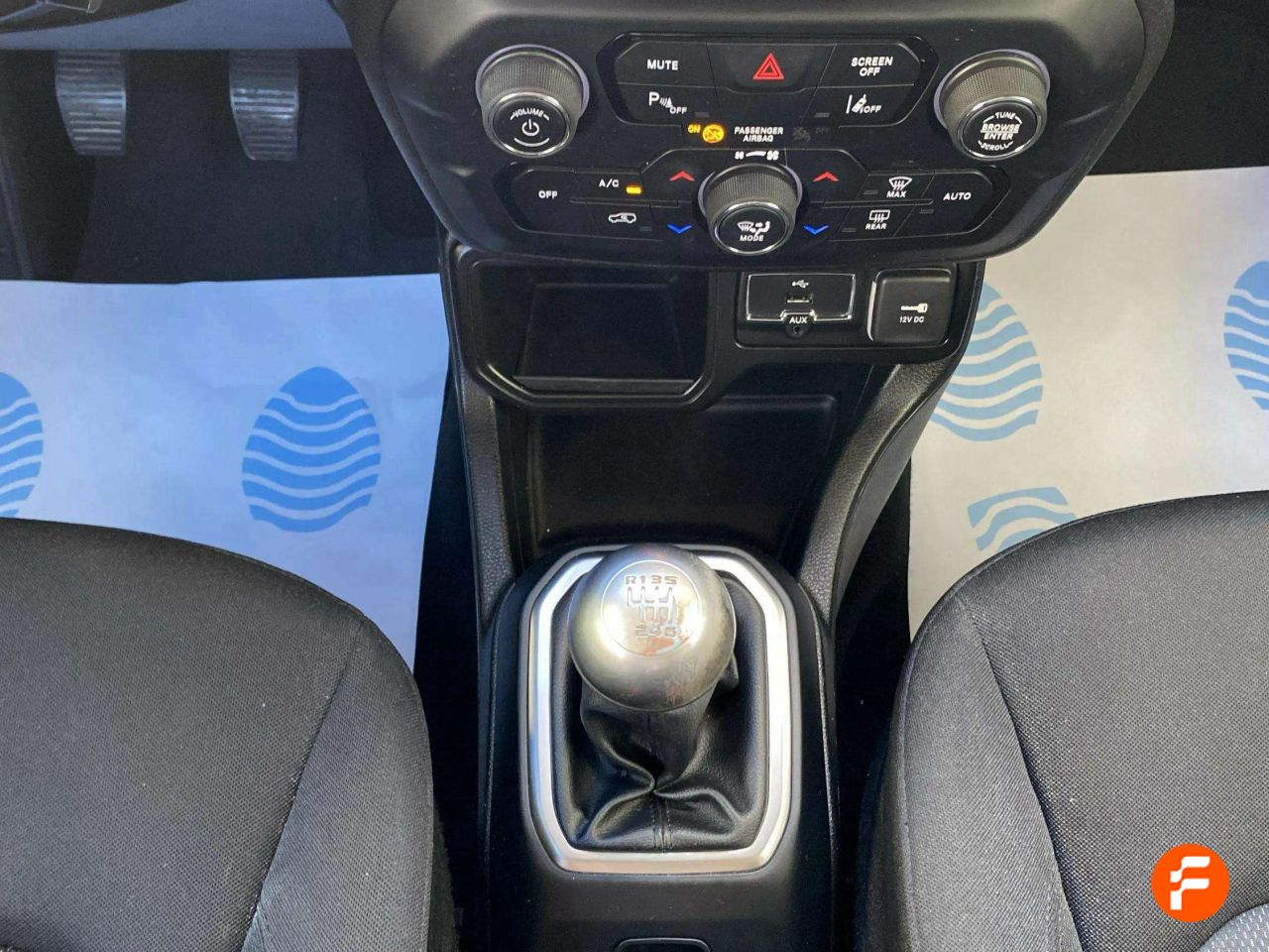 Foto Jeep Renegade 16