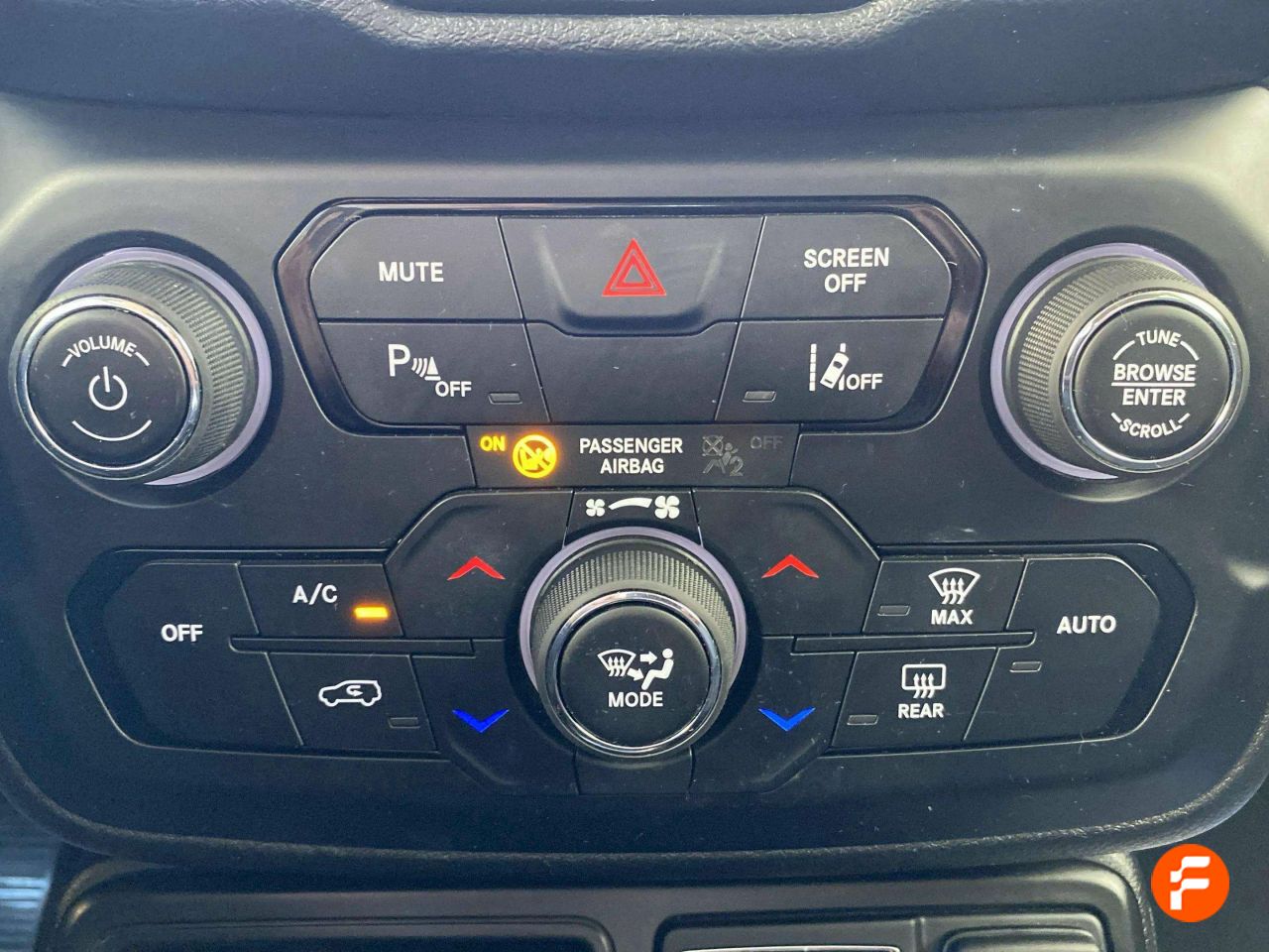 Foto Jeep Renegade 36