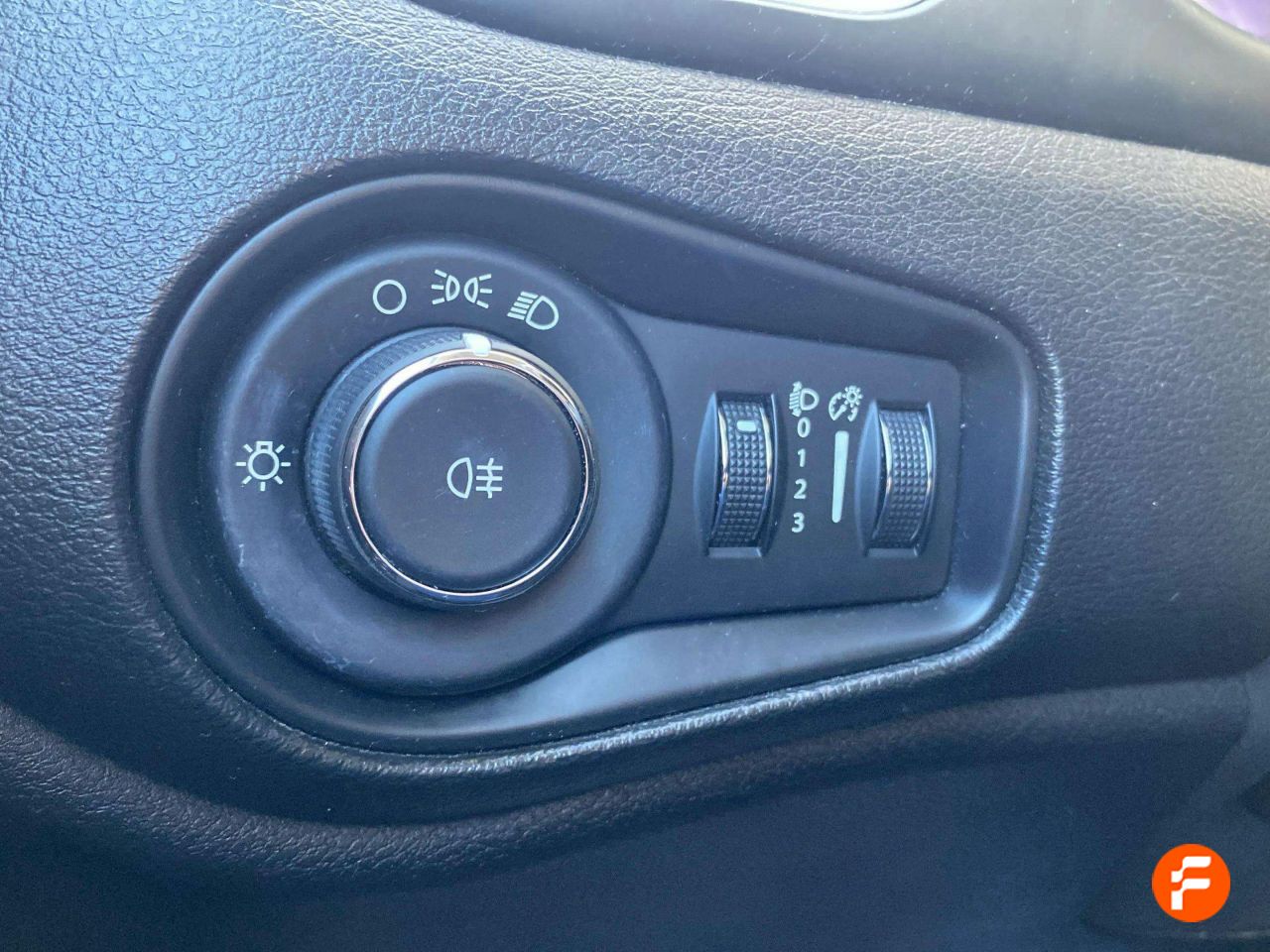 Foto Jeep Renegade 38