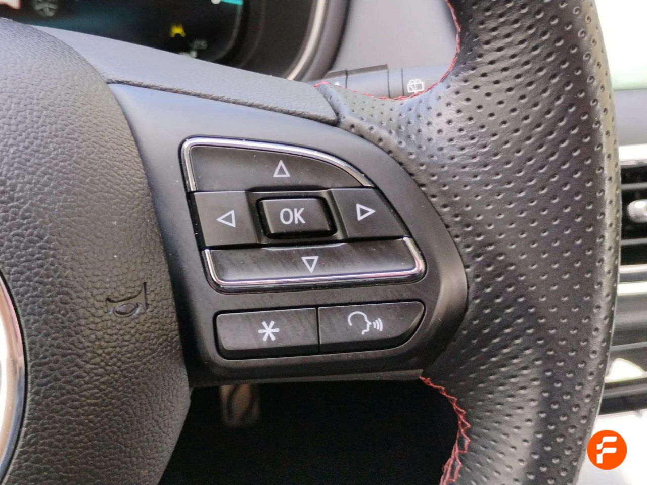 Foto MG HS 10